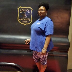 Meet your Posher, Aeshia